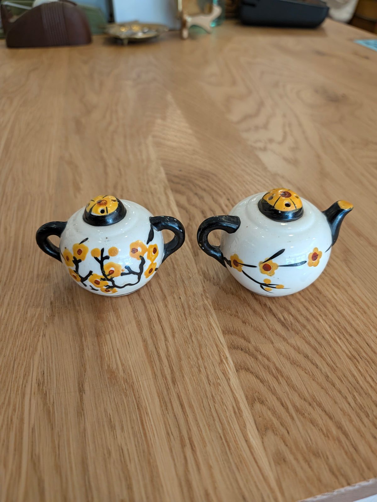Teapot and Sugar Bowl Salt and Pepper Shakers