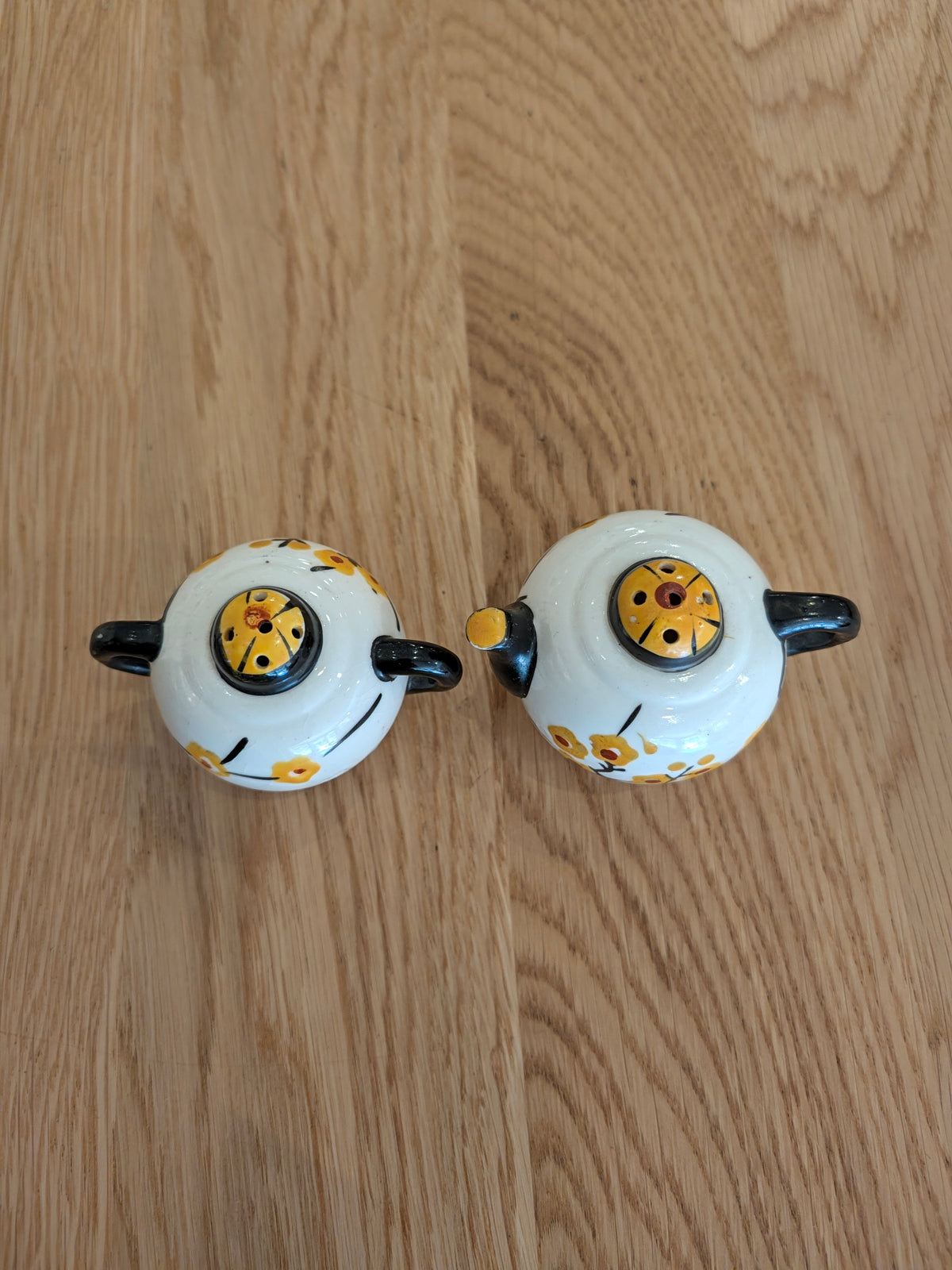 Teapot and Sugar Bowl Salt and Pepper Shakers
