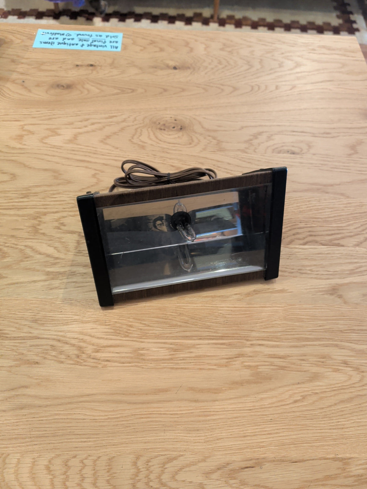 Adjustable Strobe Light    AT