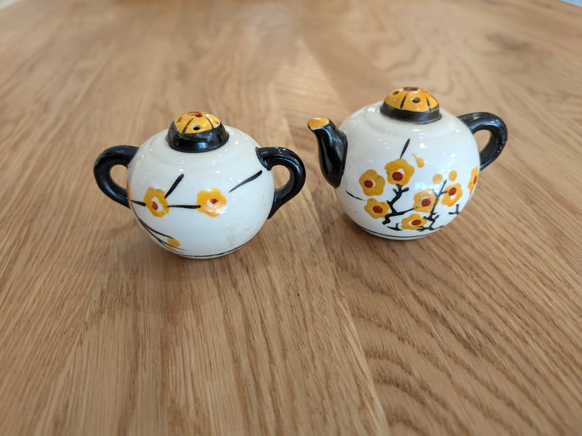Teapot and Sugar Bowl Salt and Pepper Shakers